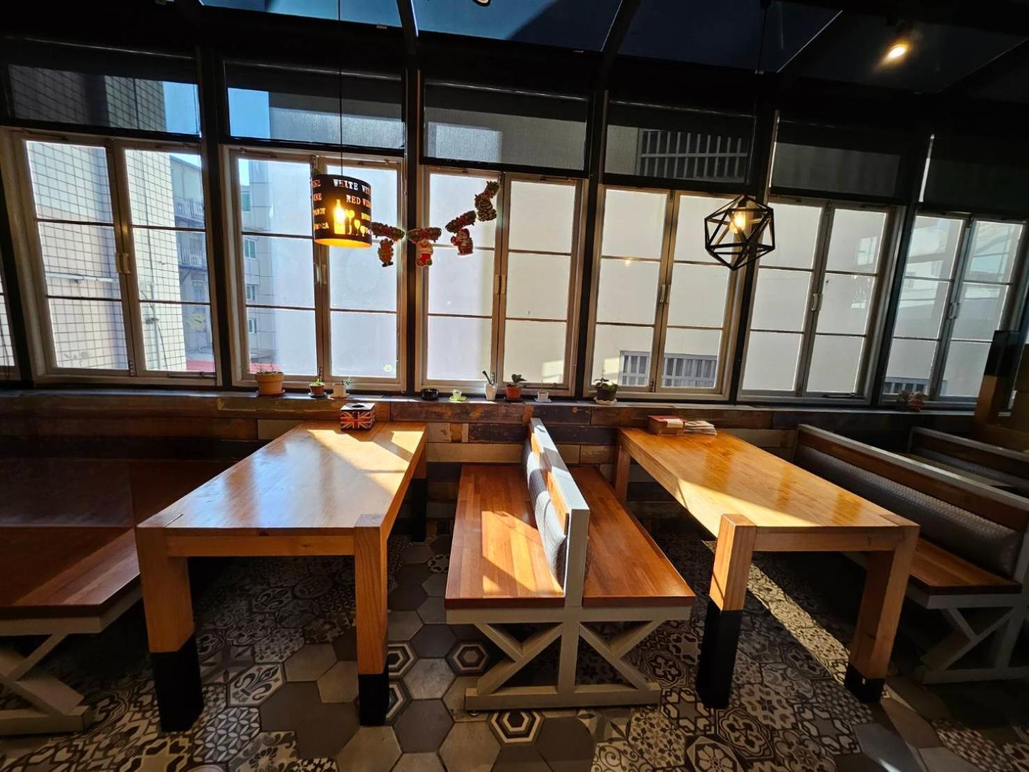 Sunrise Hotel Chiayi City Exterior photo